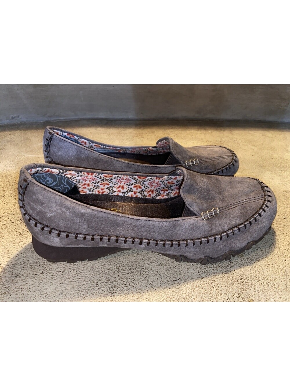 Womens Skechers Relaxed Fit Air-Cooled Memory Foam Brown Suede Slip-On Shoes 9 - Picture 2 of 10